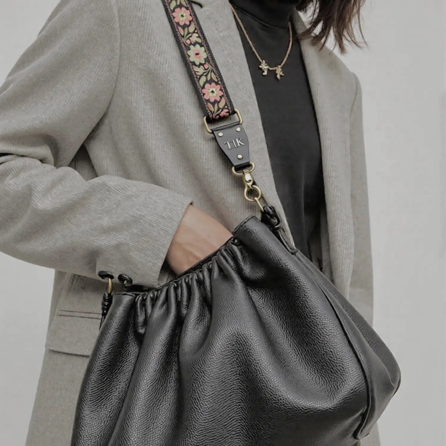 Personalized Embroidered Bag Strap – Custom Name Shoulder Strap (Floral)